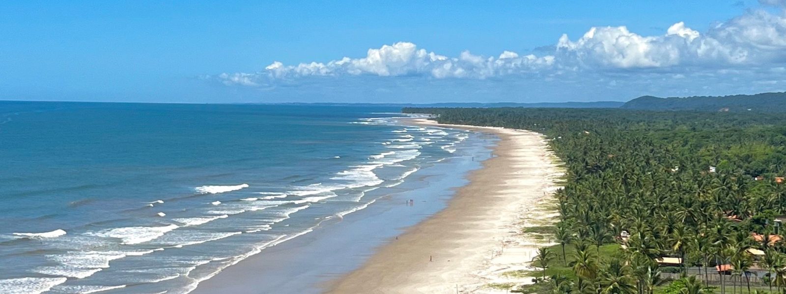 Vista real da praia e da natureza de Itacaré